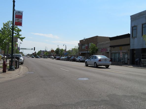 Retail For Lease: 505 E Lake St, Minneapolis, MN 55408